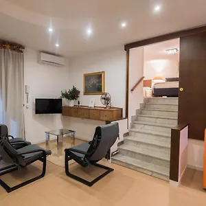  Apartment La Residenza Chiaia Short Let Superior Via Chiaia 82